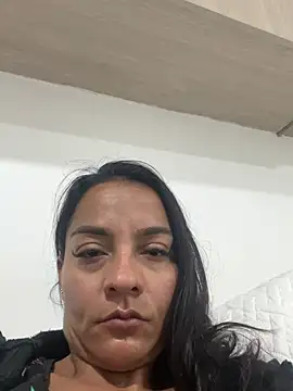 yesica2507 online show from April 28, 2026, 9:57 am