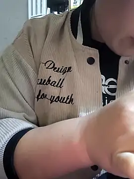 MayEva ly online show from February 20, 2026, 2:19 am