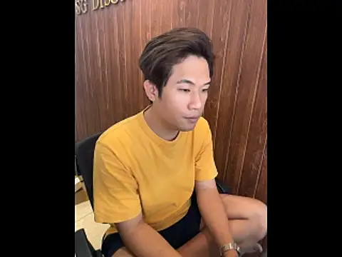 Snapshot of chatting on April 8, 2026, 5:42 am online show from April 8, 2026, 5:42 am