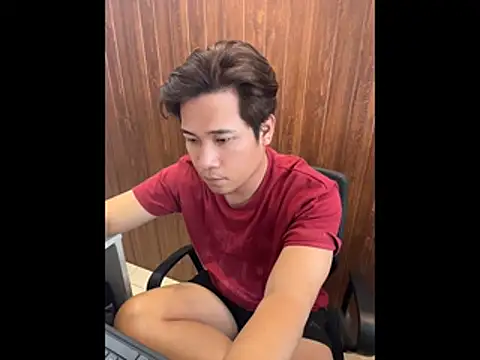 Snapshot of chatting on April 14, 2026, 5:01 am online show from April 14, 2026, 5:01 am