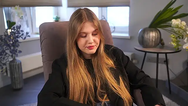 Snapshot of CherylGady chatting on February 21, 2026, 12:18 pm CherylGady online show from February 21, 2026, 12:18 pm