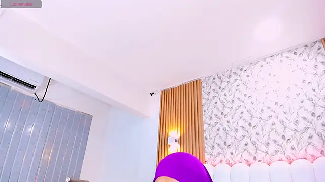 Snapshot of Malika_Noor chatting on July 6, 2026, 9:39 pm Malika Noor online show from July 6, 2026, 9:39 pm