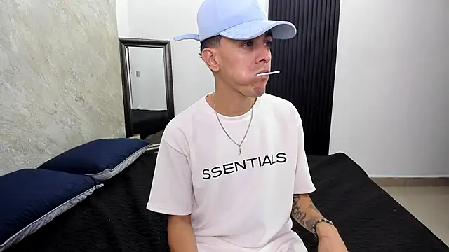 Snapshot of Mick-lollipop chatting on February 24, 2026, 7:26 pm Mick-lollipop online show from February 24, 2026, 7:26 pm