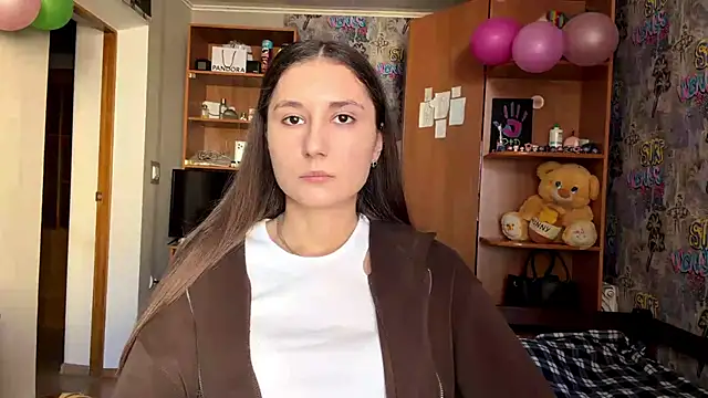 Snapshot of poly_princess chatting on March 5, 2026, 8:11 am poly princess online show from March 5, 2026, 8:11 am