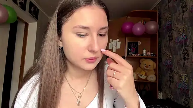 Snapshot of poly_princess chatting on March 4, 2026, 9:06 am poly princess online show from March 4, 2026, 9:06 am