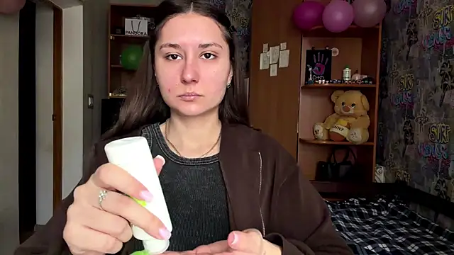 Snapshot of poly_princess chatting on March 18, 2026, 9:23 am poly princess online show from March 18, 2026, 9:23 am