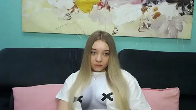 Snapshot of MilanaSiia chatting on March 21, 2026, 8:19 am MilanaSiia online show from March 21, 2026, 8:19 am