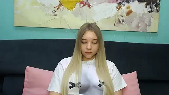 Snapshot of MilanaSiia chatting on March 7, 2026, 6:02 pm MilanaSiia online show from March 7, 2026, 6:02 pm