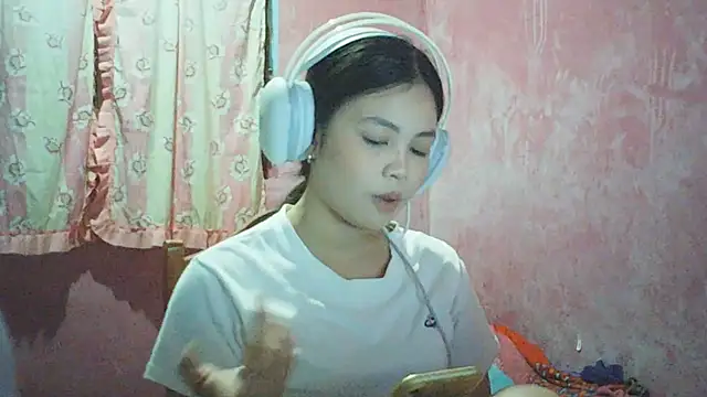 DessertFlower online show from May 5, 2026, 4:15 am