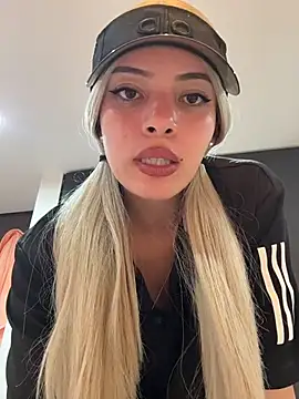 romanovanita online show from March 13, 2026, 4:17 am