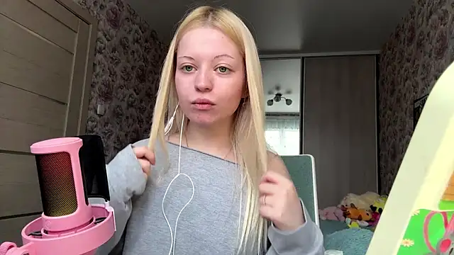 JeneeBIanks online show from March 1, 2026, 9:09 am