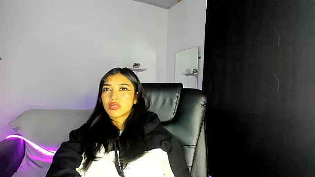 jaulyn 18 online show from March 15, 2026, 11:06 am