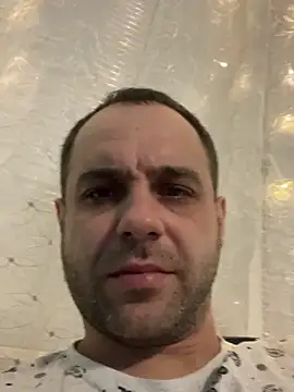 Snapshot of LaBuBupara chatting on February 24, 2026, 8:10 pm LaBuBupara online show from February 24, 2026, 8:10 pm