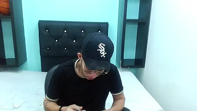 Snapshot of masterboyx chatting on March 1, 2026, 11:27 pm masterboyx online show from March 1, 2026, 11:27 pm