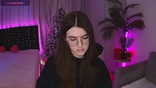 Snapshot of Helen_Yesss chatting on February 20, 2026, 11:12 am Helen Yesss online show from February 20, 2026, 11:12 am