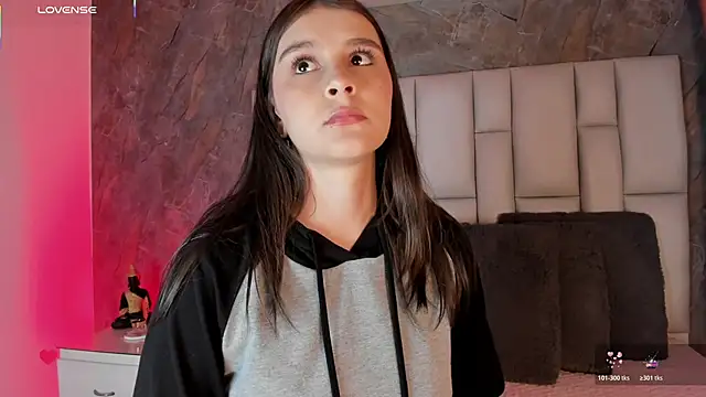 lya gomez online show from March 18, 2026, 2:58 am