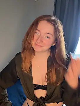 HoneyBunny18 online show from April 12, 2026, 4:32 pm