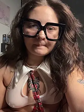 chanelle dioor online show from February 20, 2026, 1:02 am