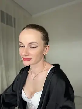AinyrVixxen online show from June 3, 2026, 8:35 pm