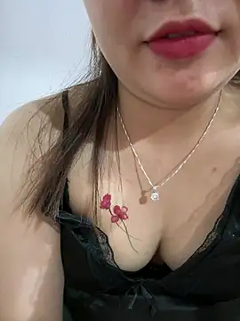 Snapshot of Mi_mi2k6 chatting on February 27, 2026, 10:04 am Mi mi2k6 online show from February 27, 2026, 10:04 am