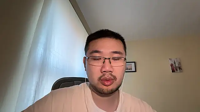 jasonryu2025 online show from April 8, 2026, 8:16 am