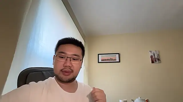jasonryu2025 online show from April 23, 2026, 9:38 am