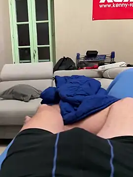 Snapshot of foudesexe23 chatting on February 21, 2026, 7:27 pm foudesexe23 online show from February 21, 2026, 7:27 pm