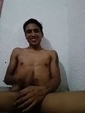 reyesx4 online show from June 19, 2026, 2:17 am