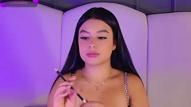 BrunaMonroee online show from April 22, 2026, 2:24 pm