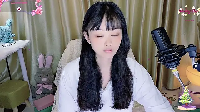 okyssa online show from June 14, 2026, 3:19 am