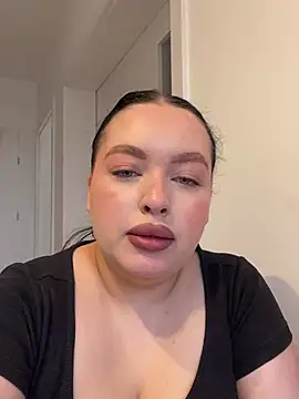 Snapshot of ElisonFox_ chatting on February 21, 2026, 3:36 pm ElisonFox online show from February 21, 2026, 3:36 pm