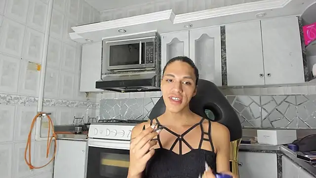 CrisOzzz online show from July 19, 2026, 6:48 pm