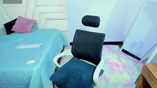 Snapshot of Red-april chatting on February 25, 2026, 2:06 pm Red-april online show from February 25, 2026, 2:06 pm