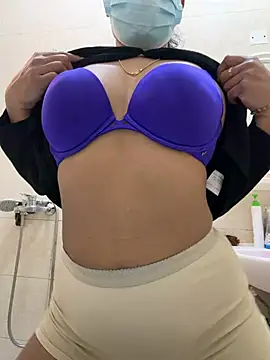 Snapshot of sessy_grl chatting on February 25, 2026, 5:40 am sessy grl online show from February 25, 2026, 5:40 am