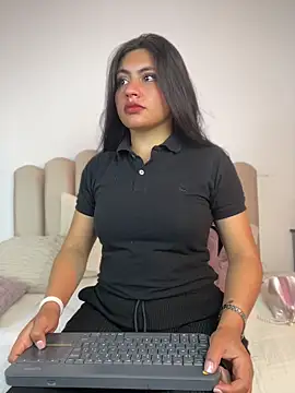 celeste z online show from May 8, 2026, 2:43 pm