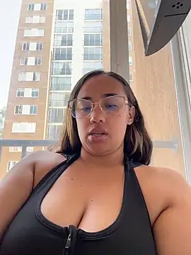 Eyssha online show from March 25, 2026, 2:27 pm