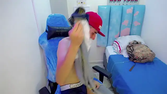 Snapshot of Houston_bby_ chatting on March 1, 2026, 8:09 pm Houston bby online show from March 1, 2026, 8:09 pm