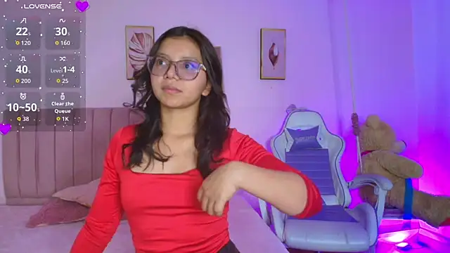 Zoow bluussh online show from March 12, 2026, 2:43 pm