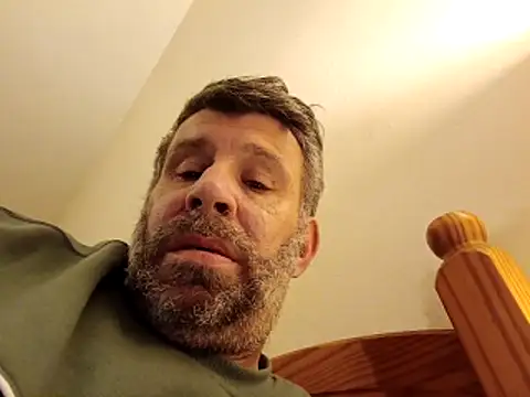 stud2512 online show from April 9, 2026, 8:37 pm