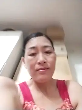 lris-Beauty77 online show from April 1, 2026, 3:09 pm