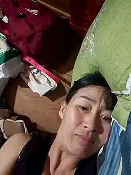 Snapshot of lris-Beauty77 chatting on February 21, 2026, 2:41 pm lris-Beauty77 online show from February 21, 2026, 2:41 pm