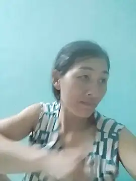 lris-Beauty77 online show from July 18, 2026, 3:09 pm