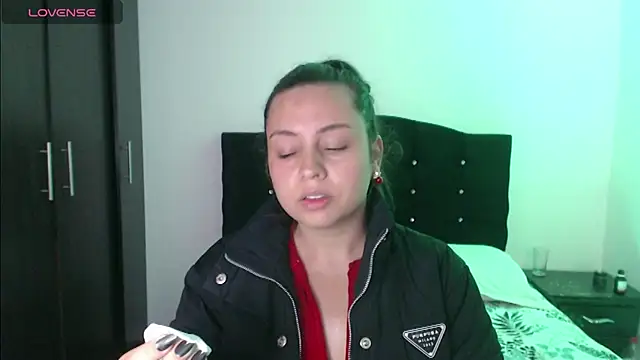 Ana  arms online show from May 27, 2026, 4:25 pm