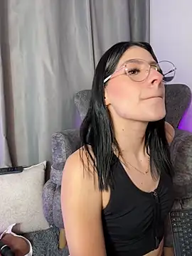 Dasha Be online show from April 17, 2026, 10:45 pm