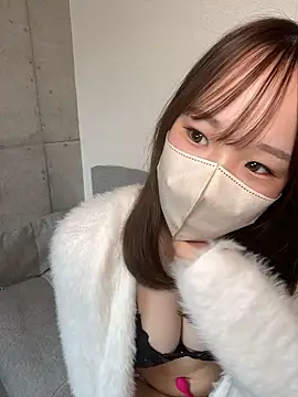 maikachan  online show from June 17, 2026, 2:00 am