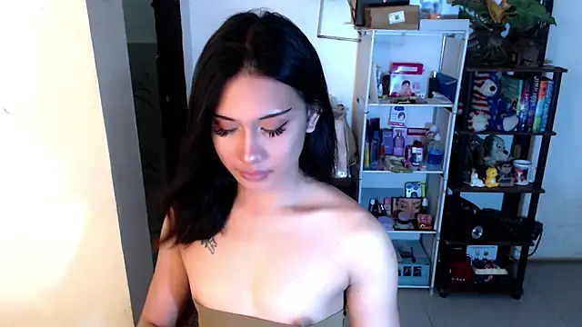 Snapshot of sweetasian_zoe chatting on April 15, 2026, 5:02 am sweetasian zoe online show from April 15, 2026, 5:02 am