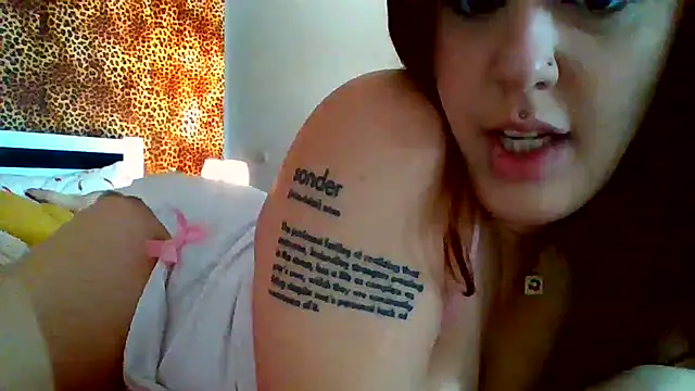Lilbadmiaxo online show from May 29, 2026, 5:08 pm