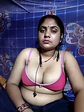 Snapshot of Aanushaka chatting on April 17, 2026, 4:32 pm Aanushaka online show from April 17, 2026, 4:32 pm