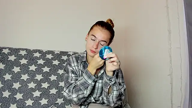 Stacey Brow online show from June 24, 2026, 2:32 am