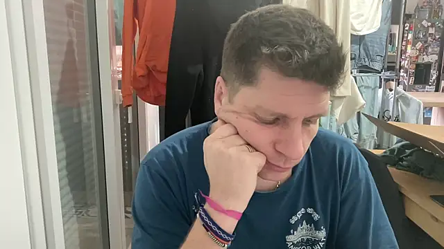 Snapshot of Minmoi1984 chatting on February 22, 2026, 11:12 am Minmoi1984 online show from February 22, 2026, 11:12 am